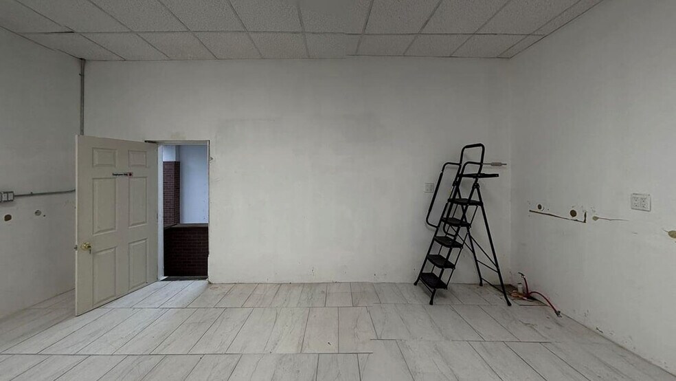 More Photos Of 85-89 Graham Ave, Brooklyn Apartments For Lease