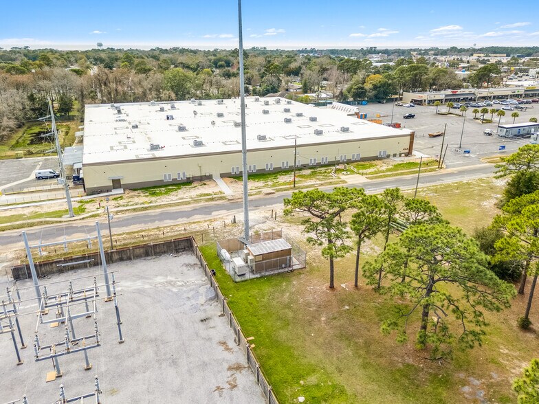 More Photos Of 546 Mary Esther Cut Off NW, Fort Walton Beach General Retail For Lease