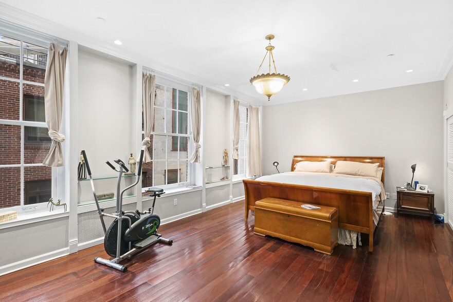 More Photos Of 75 Murray St, New York Office Residential For Sale