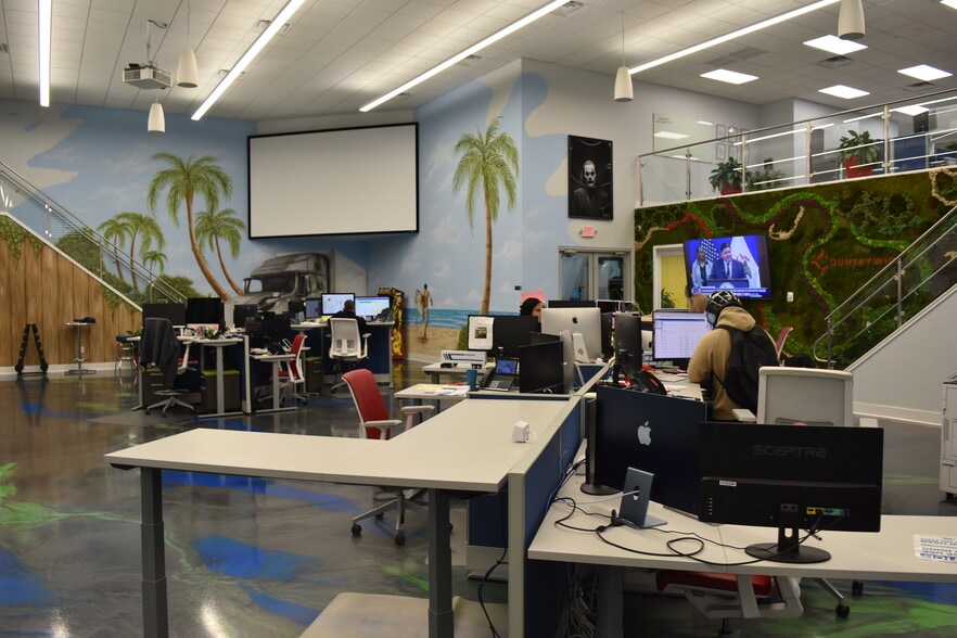 More Photos Of 6015 N US Highway 301, Tampa Warehouse For Sale