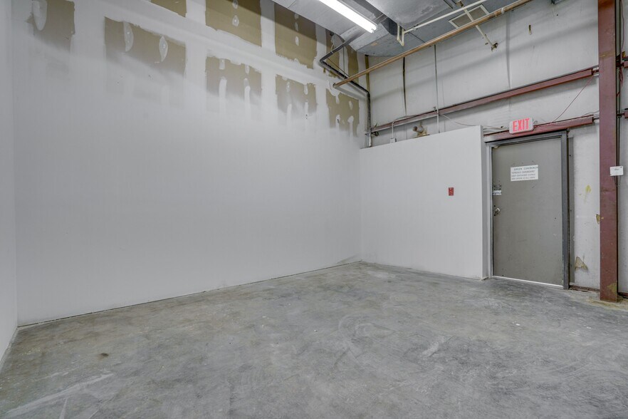 More Photos Of 1000 Caruso Blvd, Slidell Storefront For Lease