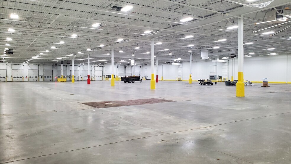 More Photos Of 4500 Groves Rd, Columbus Warehouse For Lease