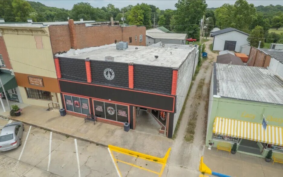 More Photos Of 1107 Cherokee Ave, Seneca Restaurant For Sale