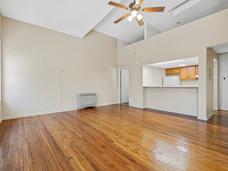 More Photos Of 58 Broadway St, Asheville Storefront Retail Residential For Sale