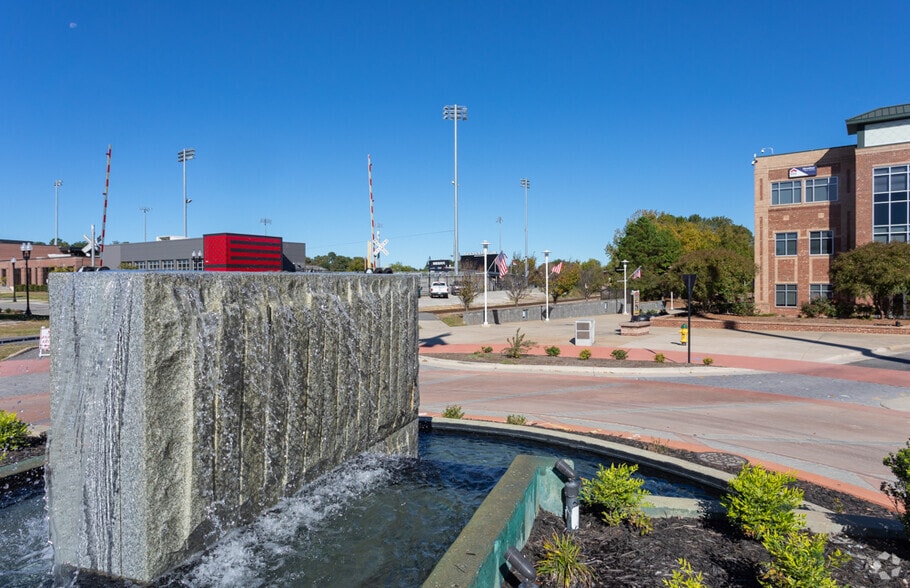 More Photos Of 225 Ray Ave, Fayetteville Loft Creative Space For Lease