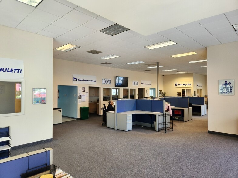 More Photos Of 2820 Reynolds Dr, Fort Pierce Warehouse For Sale