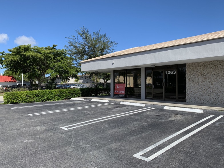 More Photos Of 1249-1263 10th St, Lake Park Storefront For Lease