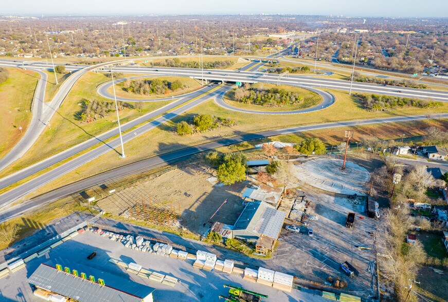 More Photos Of 1600 S General Mcmullen Dr, San Antonio Land For Lease