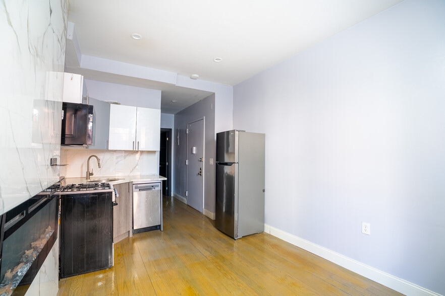 More Photos Of 950-952 Bergen St, Brooklyn Apartments For Sale