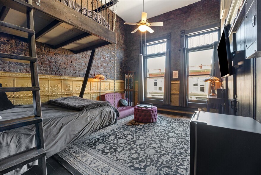 More Photos Of 301 Victor Ave, Victor Hotel For Sale