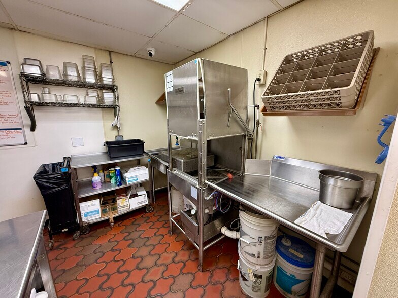 More Photos Of 1506 N Main St, High Point Restaurant For Sale