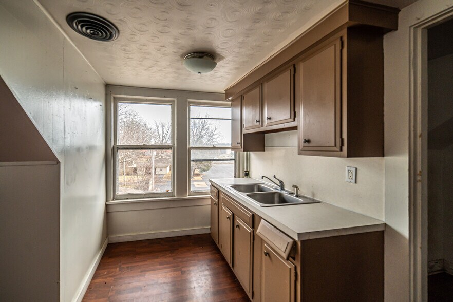 More Photos Of 218 2nd St, Fulton Apartments For Sale