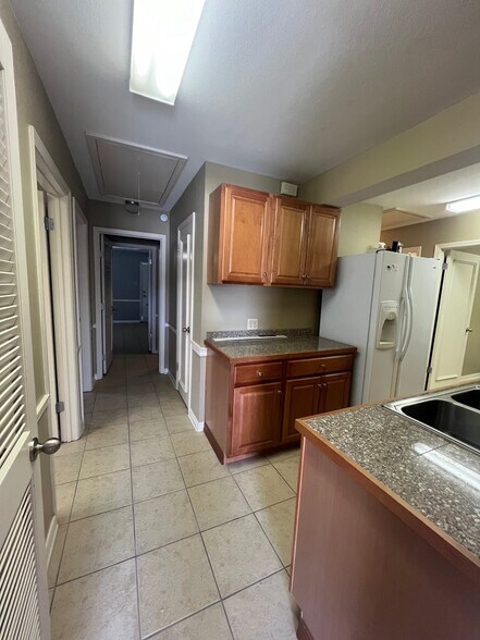 More Photos Of 11949 Bricksome Ave, Baton Rouge Office For Lease