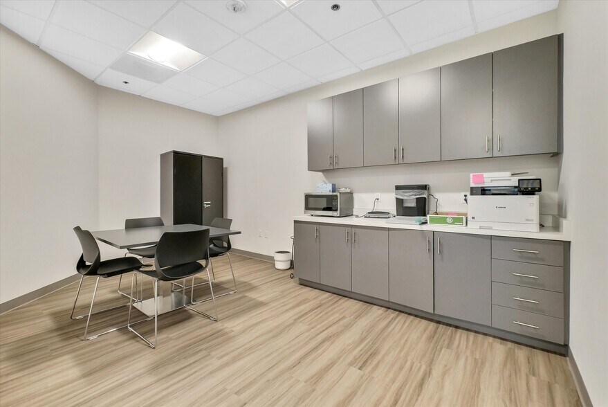 More Photos Of 1 Pointe Dr, Brea Office For Lease