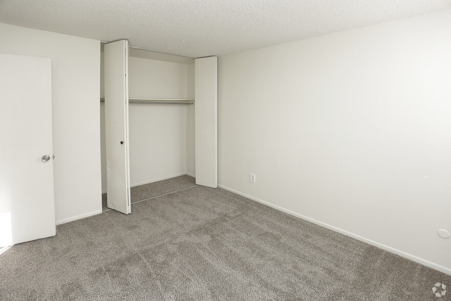 More Photos Of 2025 Jerry Murphy Rd, Pueblo Apartments For Sale