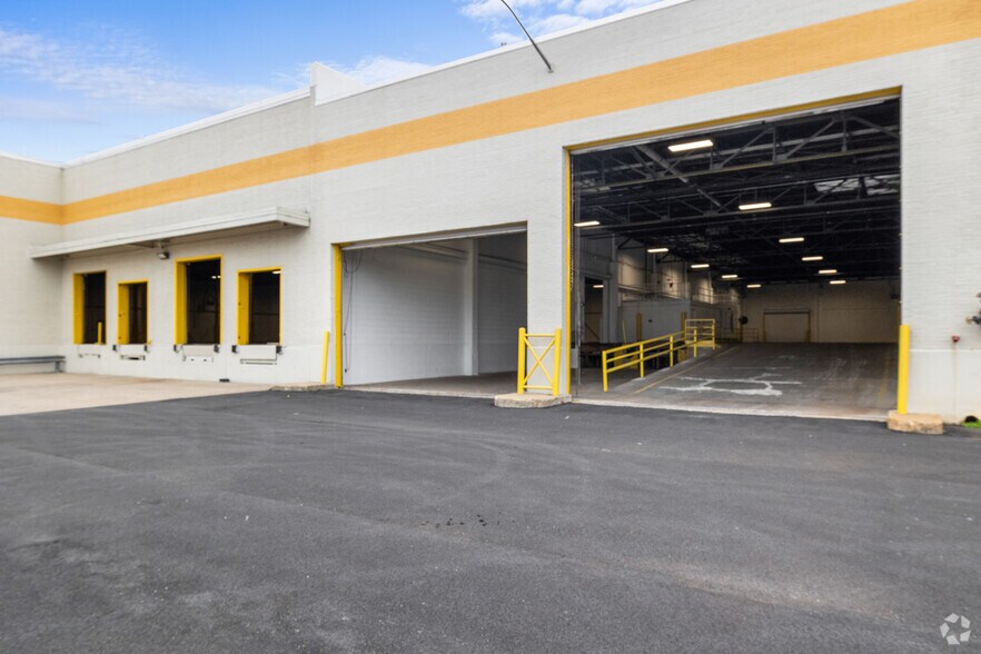 More Photos Of 6608-6610 Electronic Dr, Springfield Warehouse For Lease