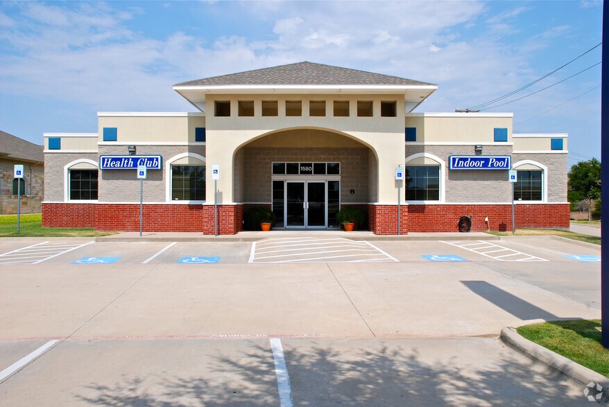 More Photos Of 1580 US Highway 287 N, Mansfield Medical For Sale