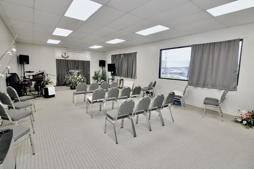 More Photos Of 524 Kalihi St, Honolulu Service For Sale