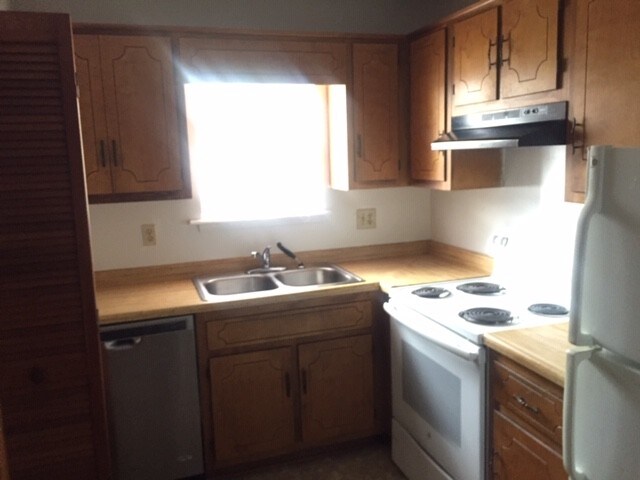 More Photos Of 305 Westchester Dr, Athens Apartments For Sale