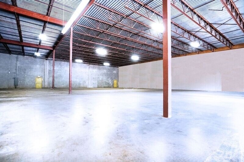 More Photos Of 10405 Metric Blvd, Austin Warehouse For Lease