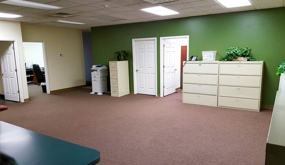 More Photos Of 1625 Manatee Ave E, Bradenton Storefront Retail Office For Sale