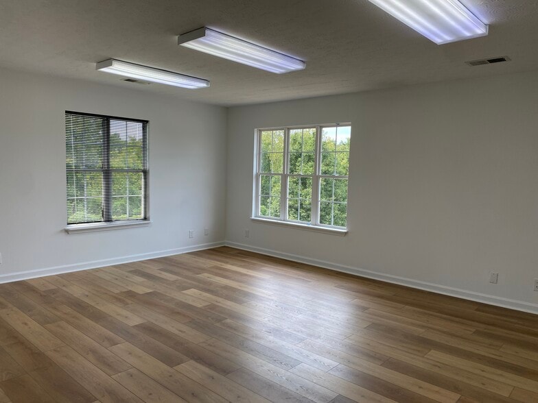 More Photos Of 8912 Stone Green Way, Louisville Office For Lease