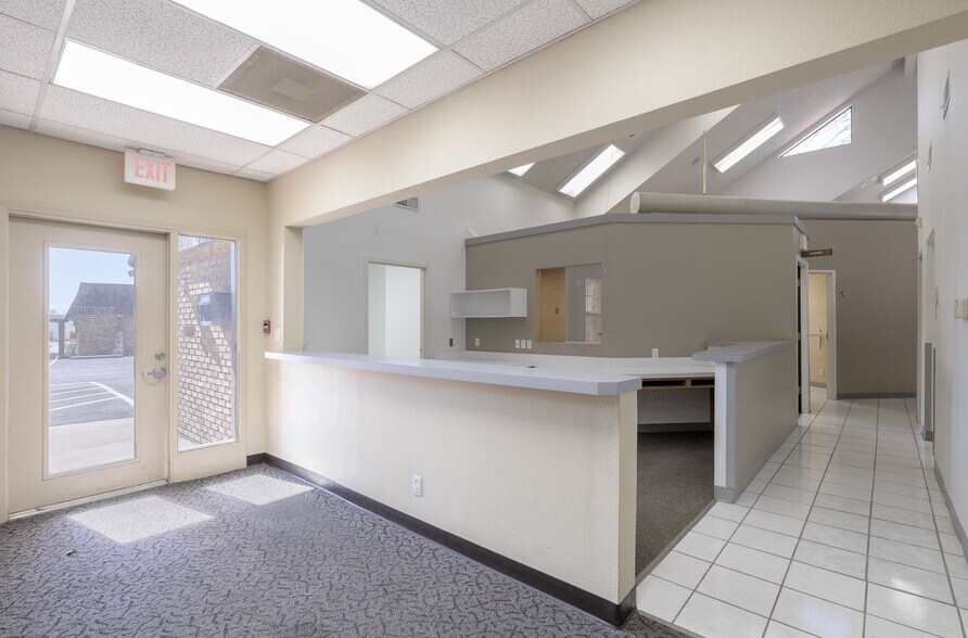 More Photos Of 3415 N Loy Lake Rd, Sherman Medical For Sale