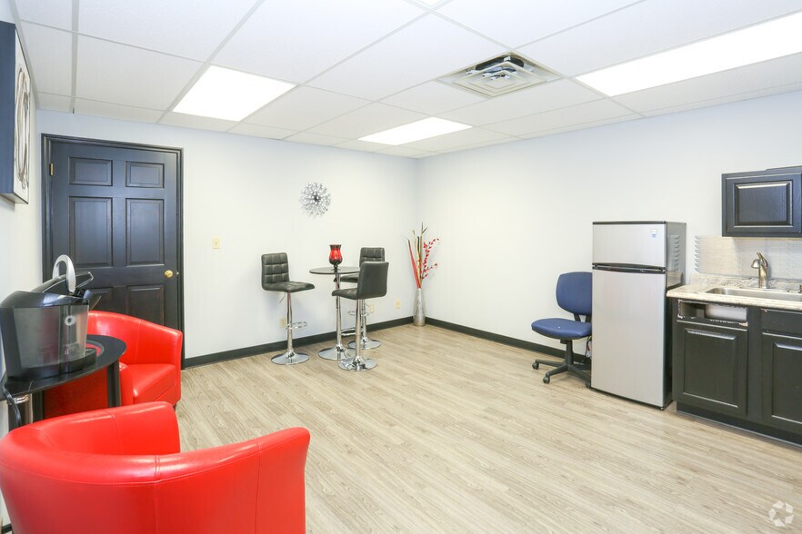 More Photos Of 10144 N Port Washington Rd, Mequon Loft Creative Space For Lease