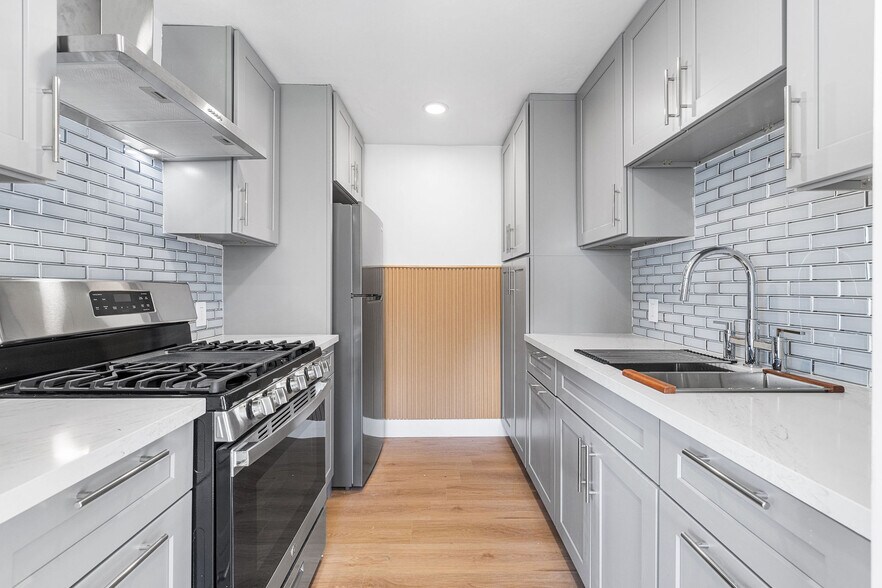More Photos Of 3055 Future St, Los Angeles Apartments For Sale