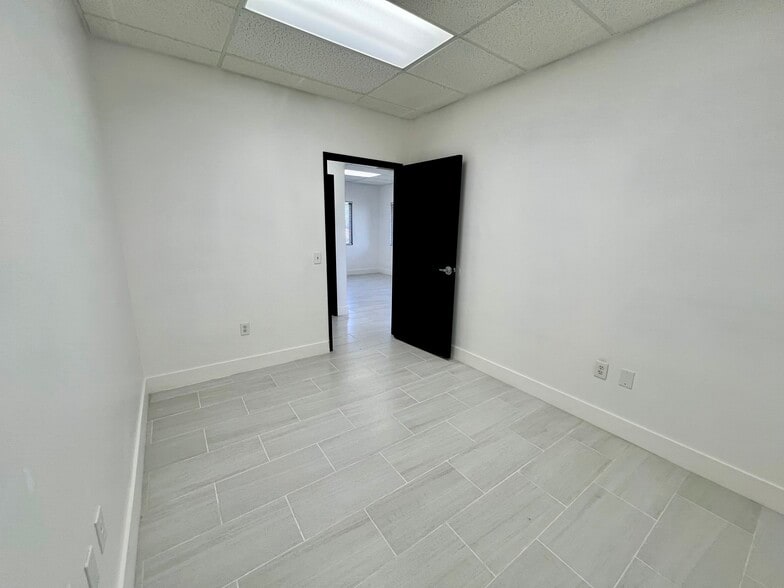 More Photos Of 20550 Townsen Blvd, Humble Office For Sale