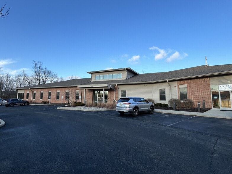 More Photos Of 625 S Main St, Zionsville Office For Sale