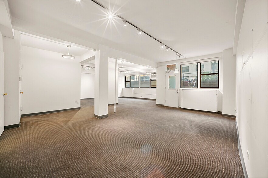 More Photos Of 310 E 65th St, New York Apartments For Lease