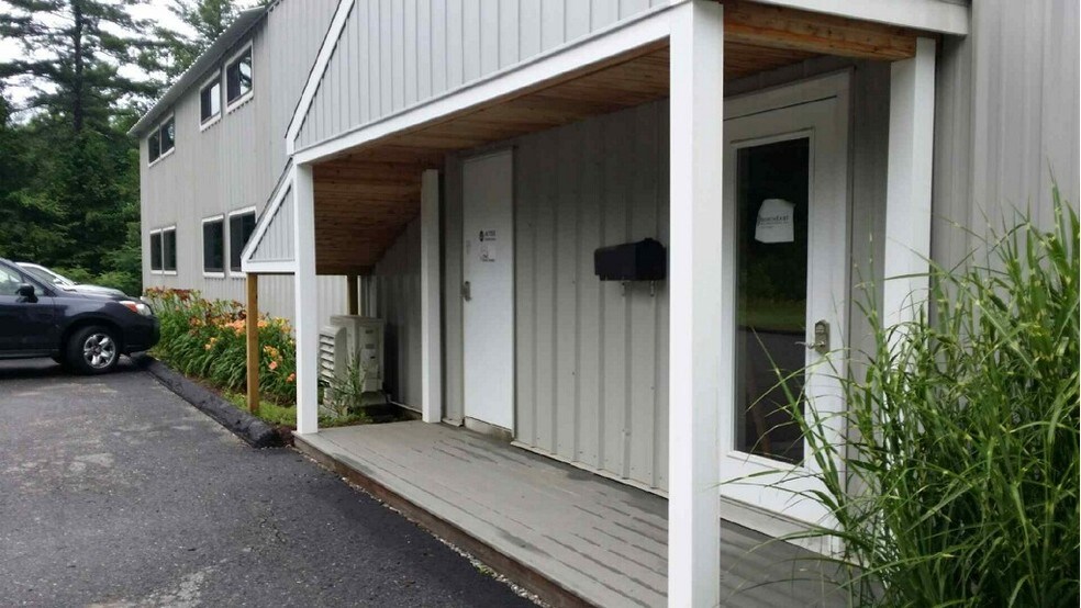 More Photos Of 107 John G Groppo Dr, Winsted Flex For Lease