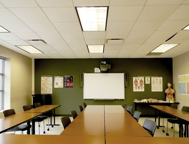 More Photos Of 11600-11630 S Kedzie Ave, Merrionette Park Medical For Lease