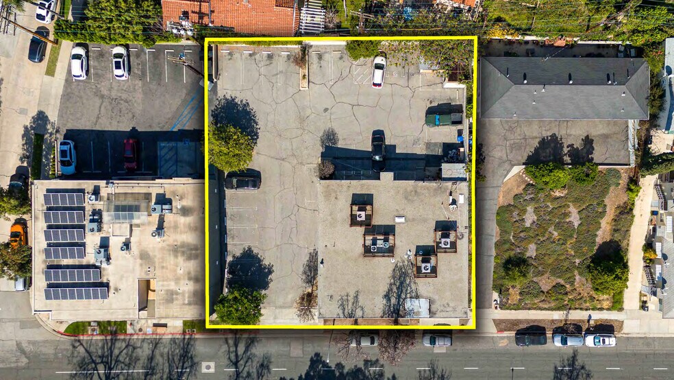 More Photos Of 1461 E Chevy Chase Dr, Glendale Office For Sale