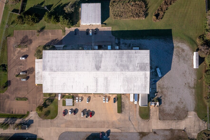 More Photos Of 123 Watford Park Way Dr, Canton Warehouse For Lease