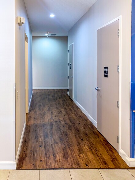 More Photos Of 2301 60th St, Bradenton Medical For Lease