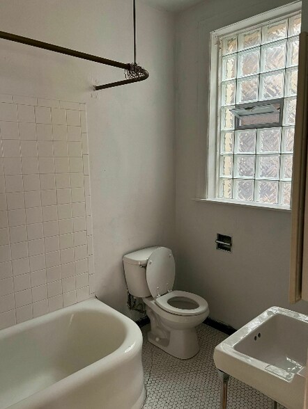 More Photos Of 7516-7524 N Seeley Ave, Chicago Apartments For Sale