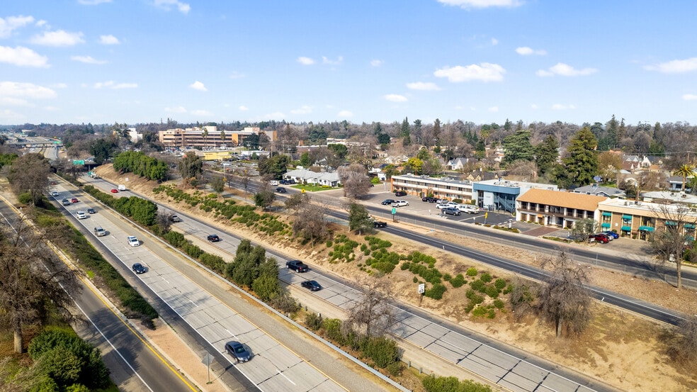 More Photos Of 1620 W Mineral King Ave, Visalia Office For Sale