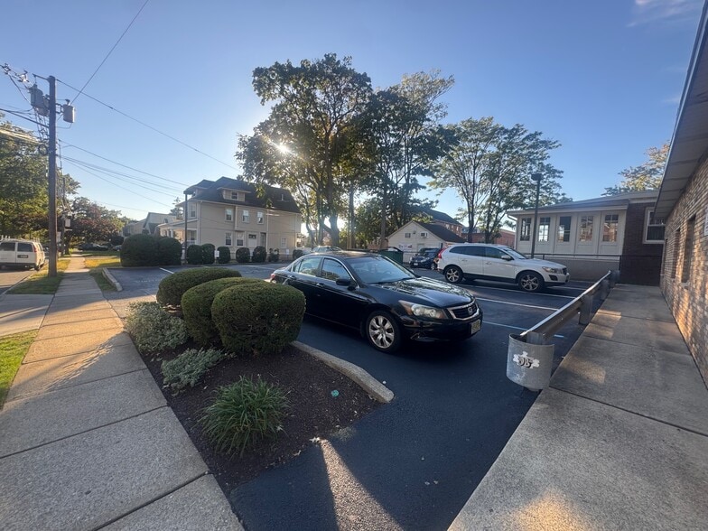 More Photos Of 359 Centre St, Nutley Office For Lease