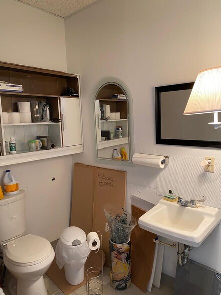 More Photos Of 59 Market St, Onancock Department Store For Sale