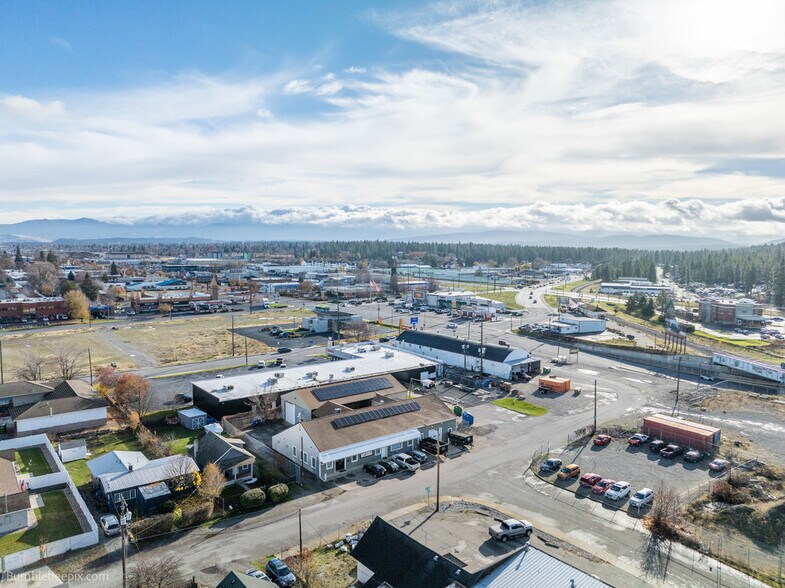 More Photos Of 104-106 N Hutchinson Rd, Spokane Valley Flex For Sale