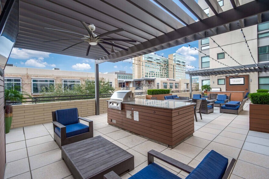 More Photos Of 12808 Queensbury Ln, Houston Apartments For Lease