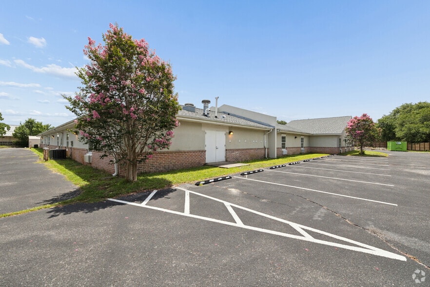 More Photos Of 3428 Gulf Breeze Pky, Gulf Breeze Congregate Senior Housing For Sale