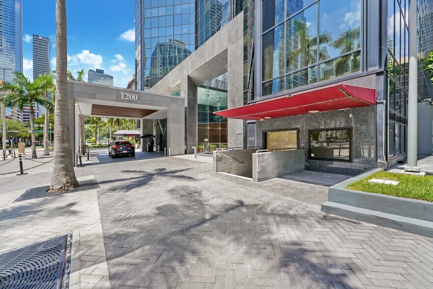 More Photos Of 1200 Brickell Ave, Miami Office For Lease