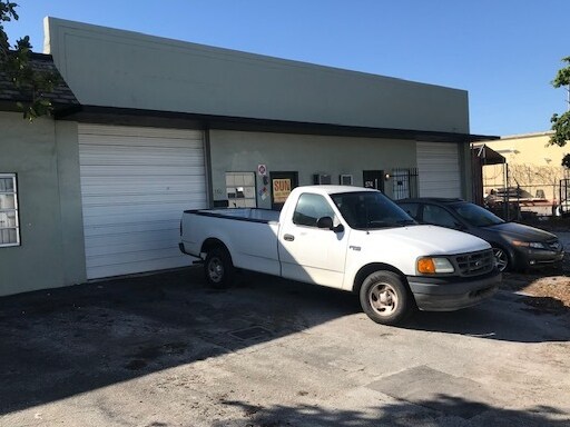 More Photos Of 574-580 NE 42nd Ct, Oakland Park Flex For Lease