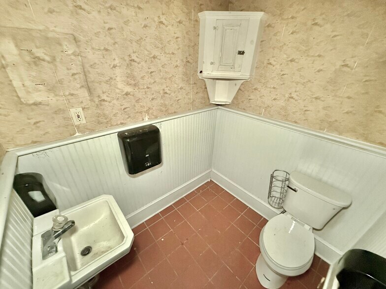 More Photos Of 55 Chestnut St, Elmer Convenience Store For Sale