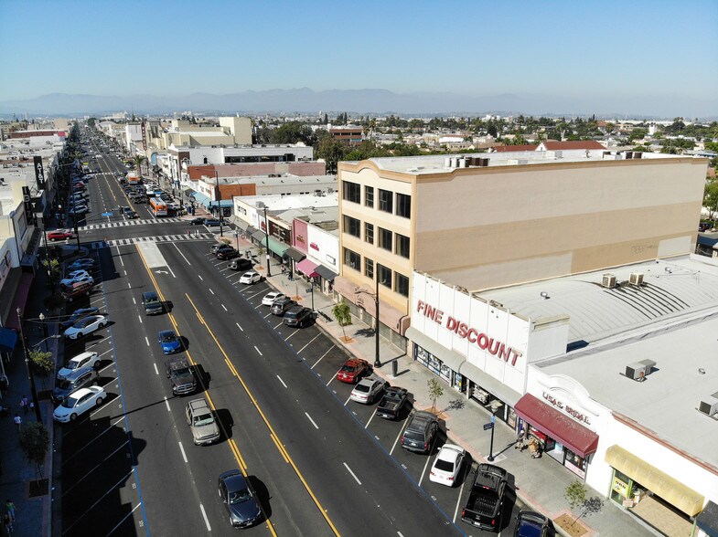 More Photos Of 7000 Pacific Blvd, Huntington Park Office For Sale