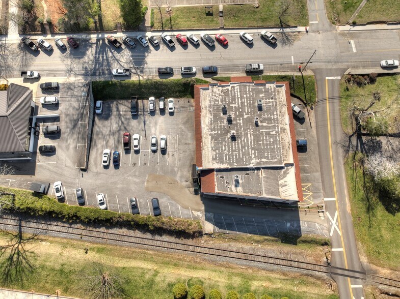 More Photos Of 990 E Main St, Blue Ridge Office For Sale