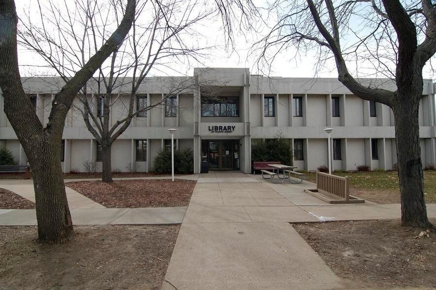 More Photos Of 901 4th St, Hudson Office For Sale